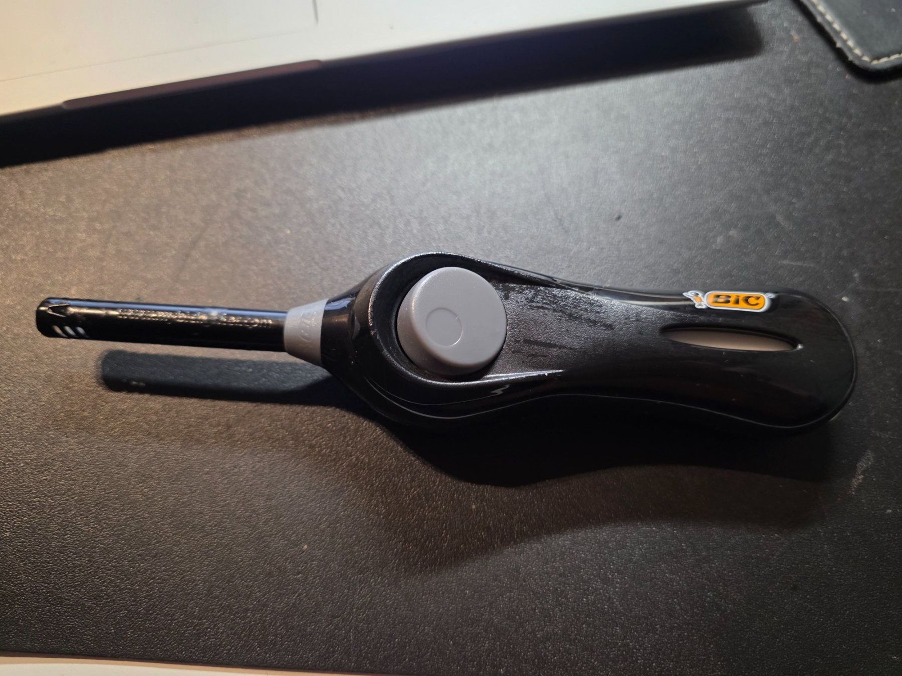 Bic Accendini: BIC Anzünder Stab Feuerzeug nachfüllbar – Usato da Walterswil BE venduto da Lonitti 3