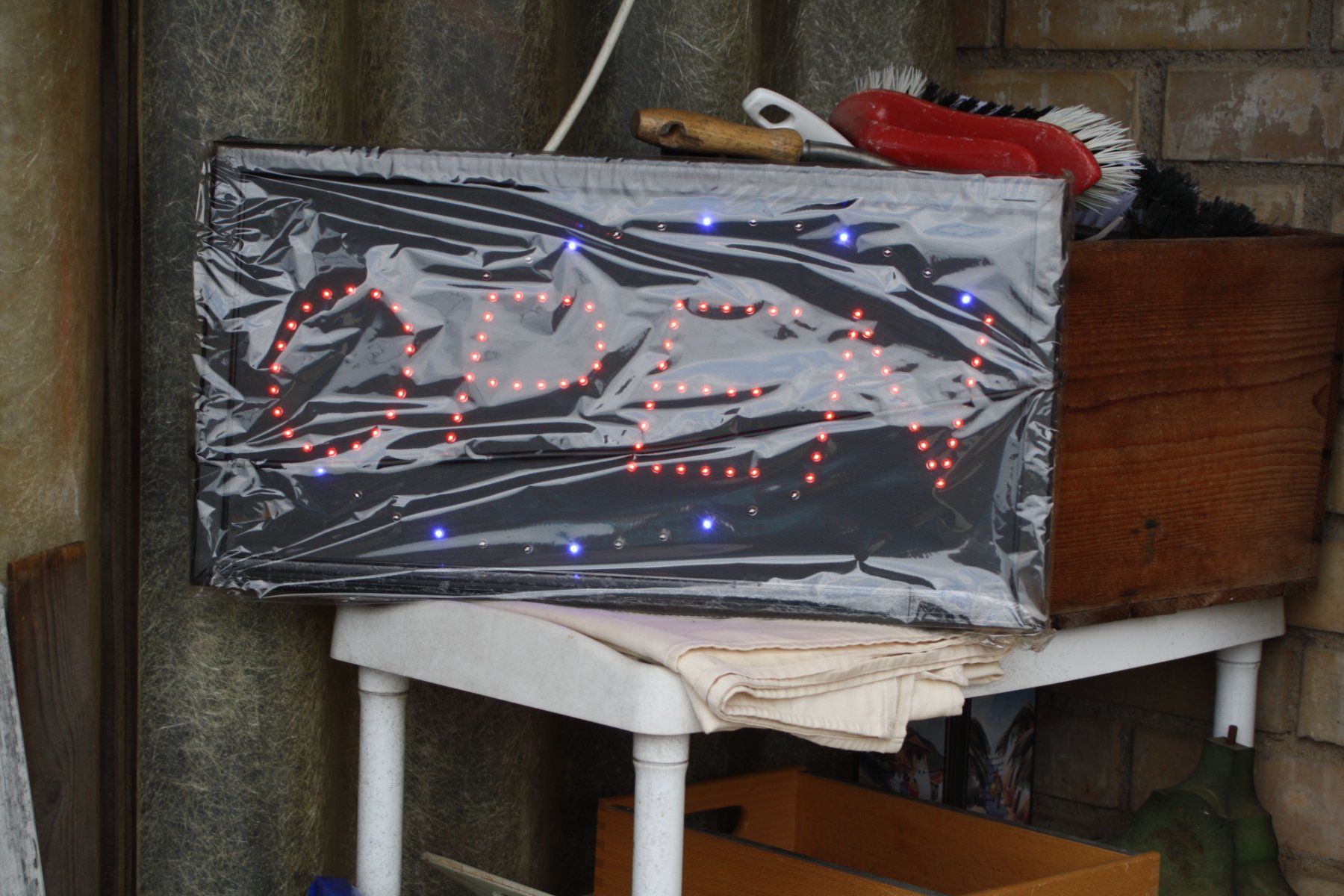 Insegne: OPEN LED SCHILD WERBUNG.... – Usato da Wauwil venduto da Pneuedy 3