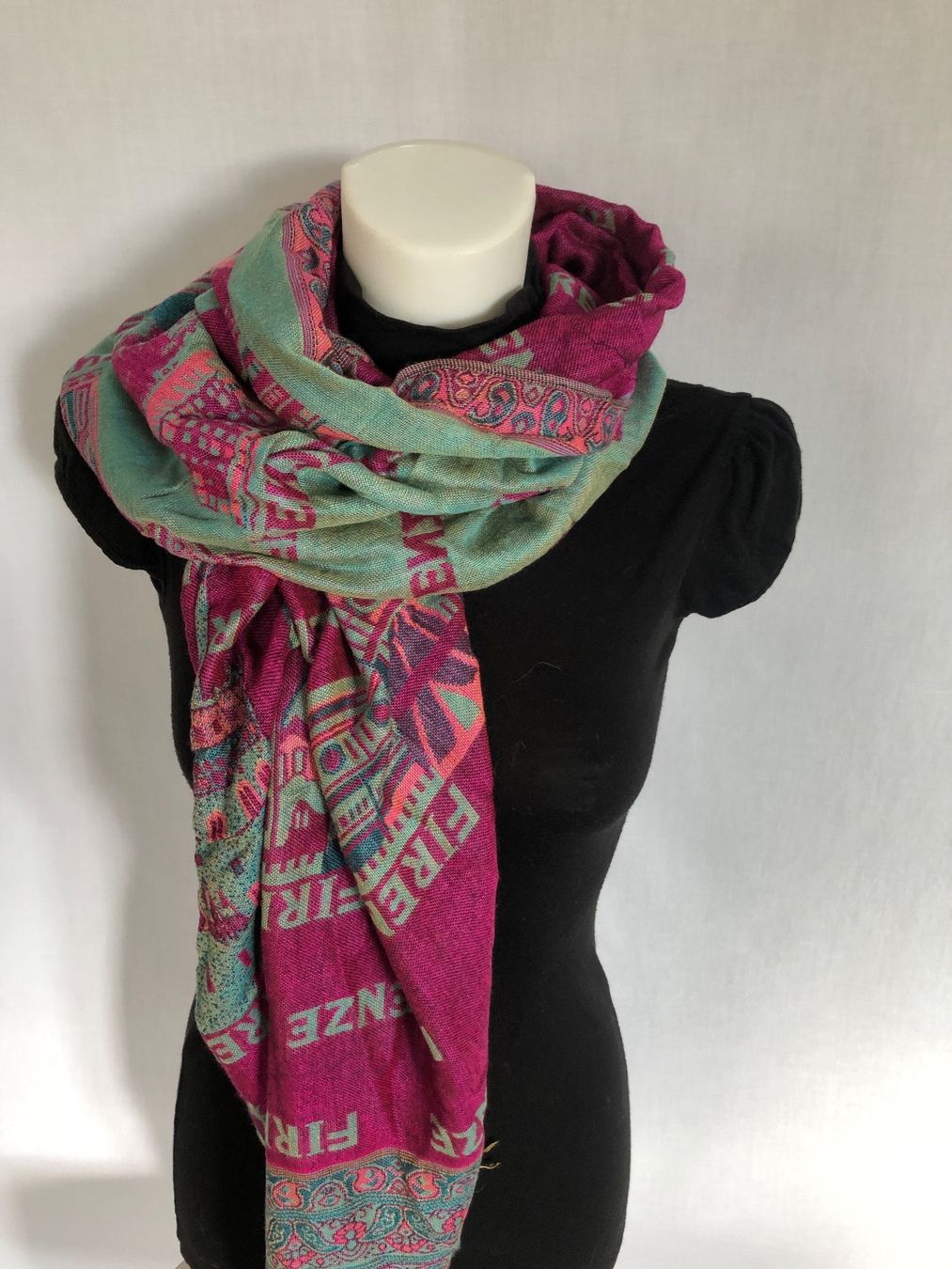 Foulard & Sciarpe: Écharpe oversize Pashmina rose fuchsia et turquoise Firenze – Nuovo (secondo la descrizione) da Coppet venduto da Vanessamode