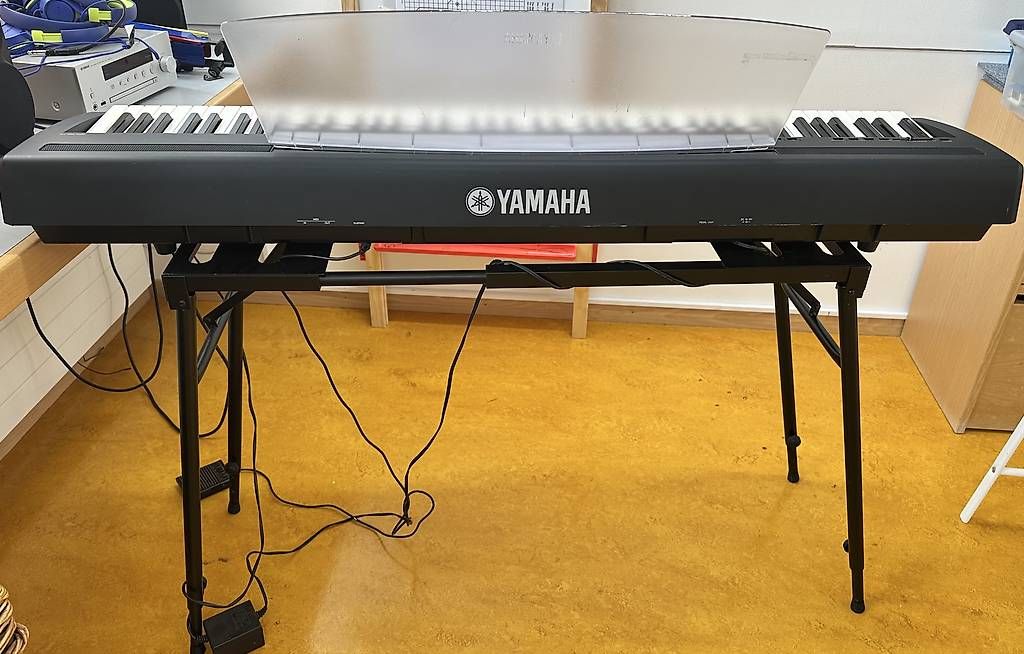 Yamaha Musikinstrumente: Yamaha P-85 digital piano mit Ständer – Gebraucht aus Elsau von Margarita 1