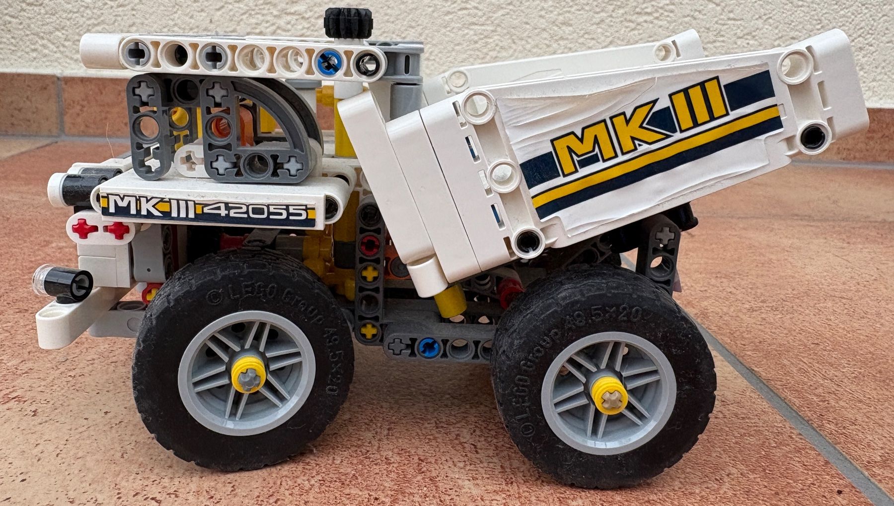 Lego Giocattoli: Lego Technic Muldenkipper 42055 mit Figuren – Usato da Embrach venduto da Decius 3