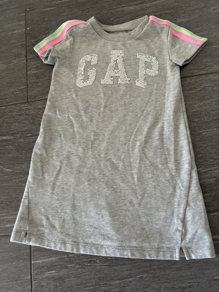 Gap Vestiti & Gonne: Mädchen Kleid GAP grau Pailletten Grösse XS – Usato da Muhen venduto da Sally203