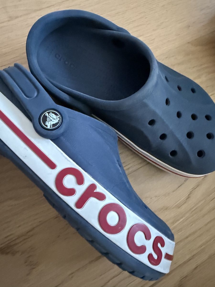 Crocs Chaussures garçon: Crocs 37 Grüsse – D'occasion à Uitikon Waldegg par lin_bth8 1
