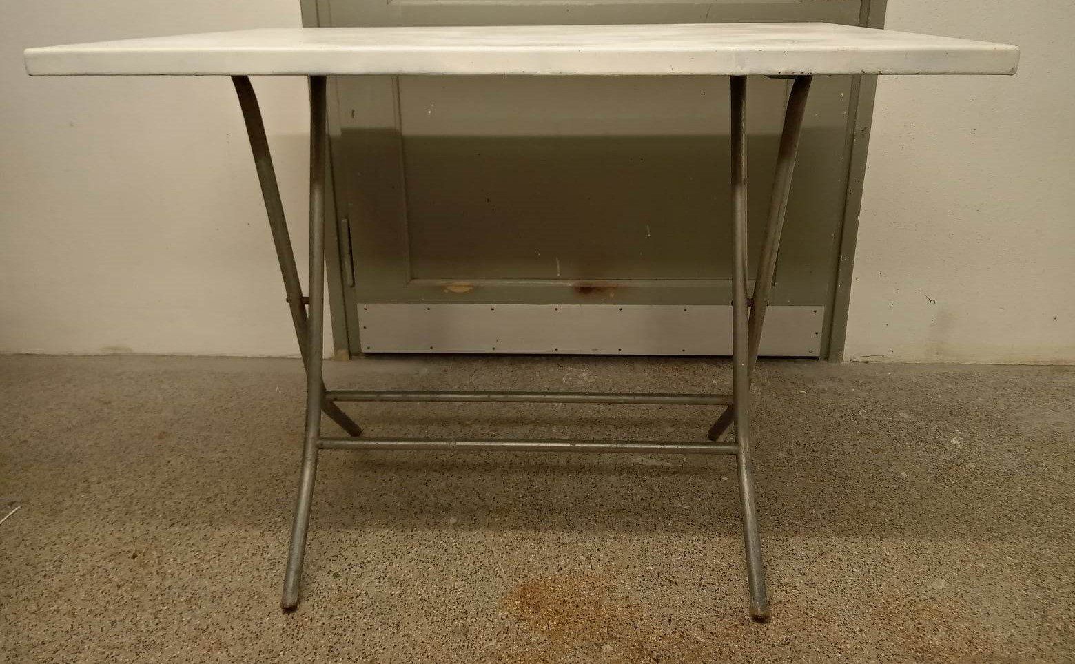 Tavoli: Table de Jardin Pliable fer vintage / Blechtisch Gartentisch – Usato da Le Locle venduto da PereiraHugo 2