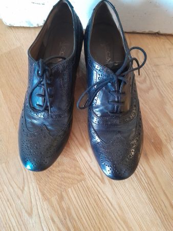 Lederschuhe