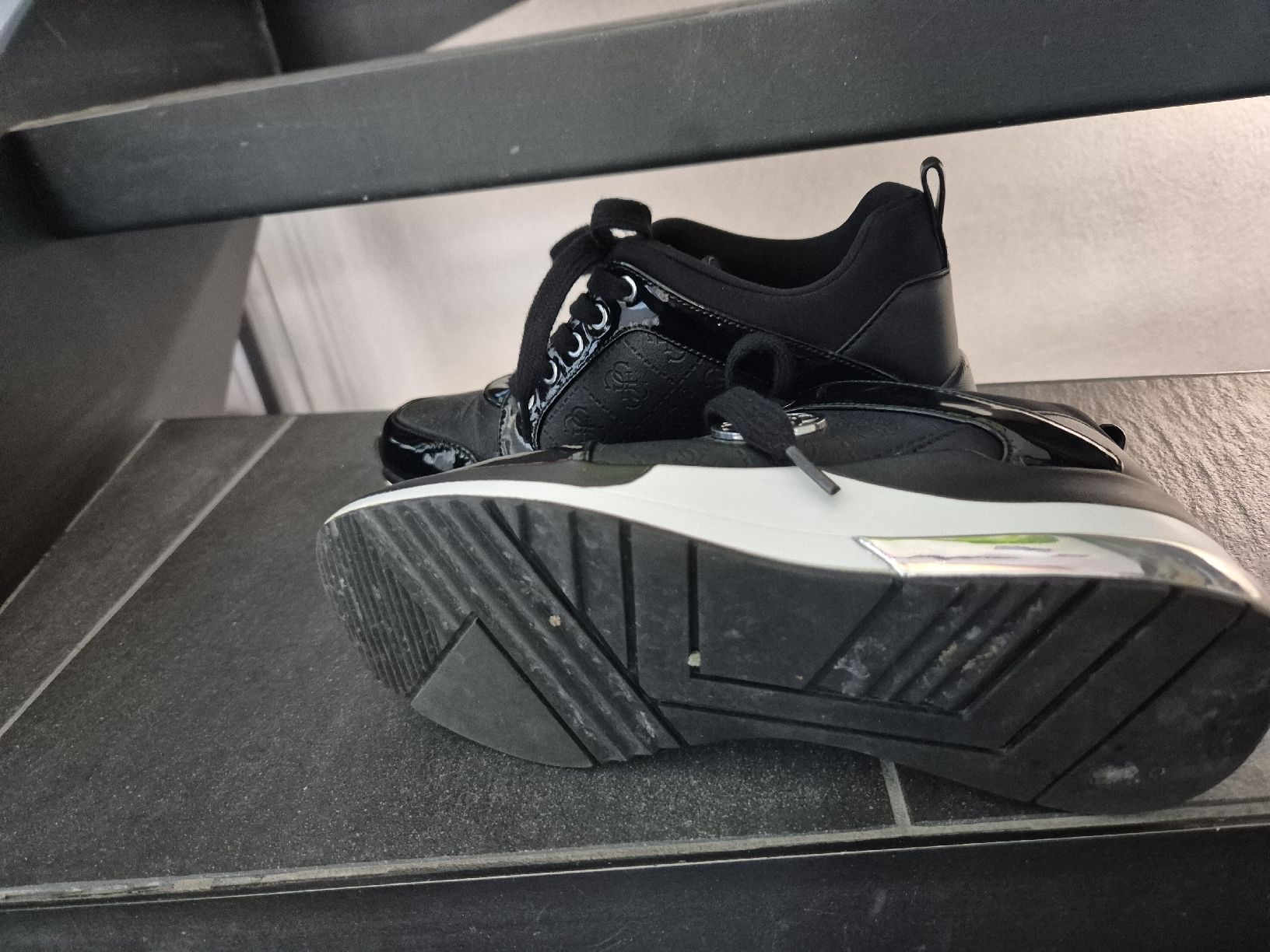 Guess Scarpe da donna: Schuhe 37 Guess – Usato da Würenlingen venduto da kuh33 3