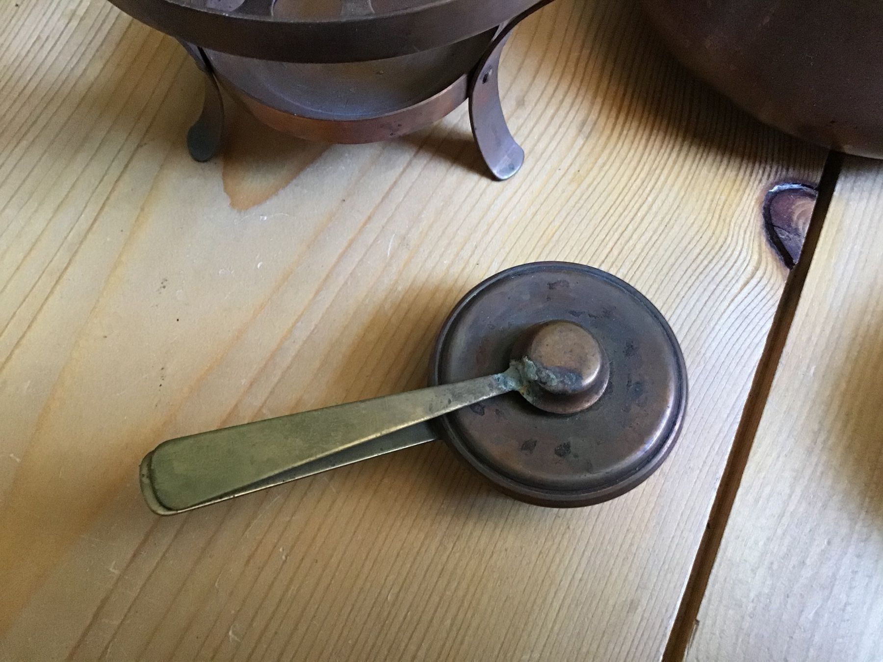 Padelle: sehr altes kupferpfännlein mit rechaud – Usato da liestal venduto da makai05 7