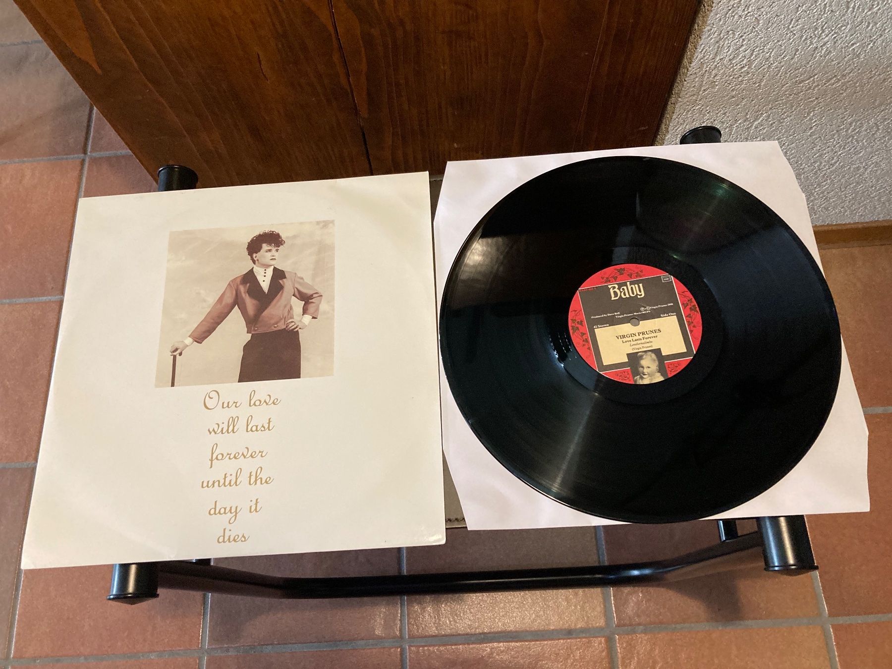 Dischi in vinile: Virgin Prunes - Love Lasts Forever – Usato da Fribourg venduto da Karushi
