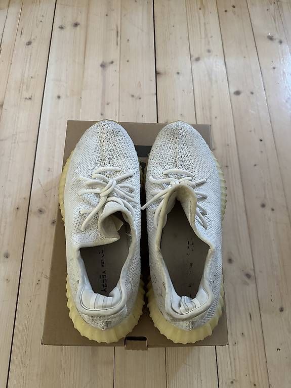 Herrenschuhe: Yeezy cream 44 EU – Gebraucht aus Riva San Vitale von gab_6qhv