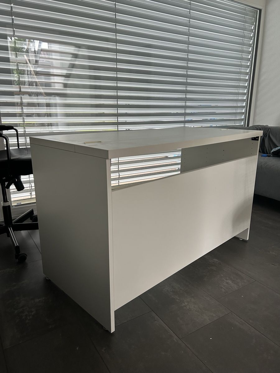 Scrivanie: Schreibtisch, weiss, 120x60 cm – Usato da Neukirch (Egnach) venduto da Coco_M94