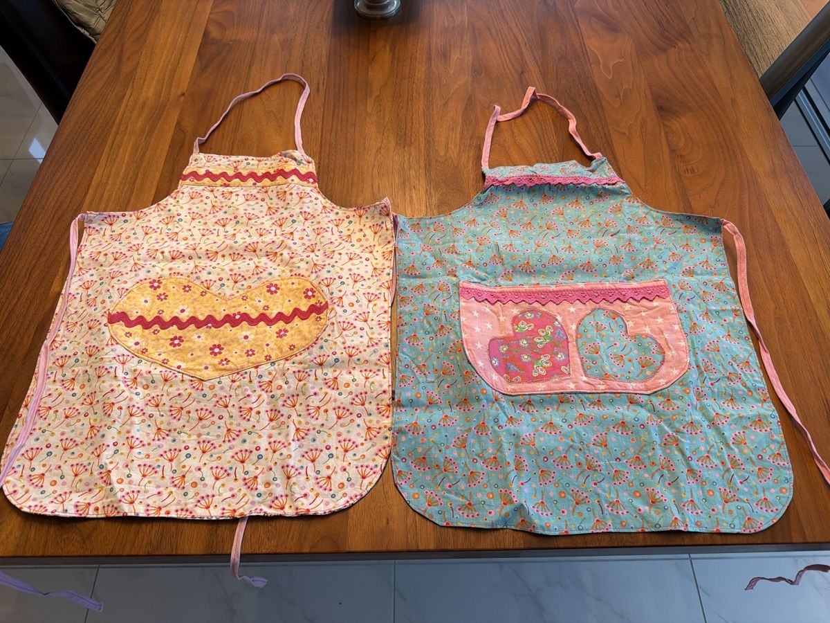 Sonstiges für Kind & Baby: Kinderschürzen 2 Stück – Gebraucht aus Gwatt (Thun) von well 1