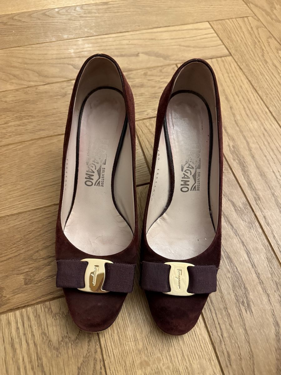 Salvatore Ferragamo Damenschuhe: Elegant Salvatore Ferragamo Pumps size 7 – Gebraucht aus Zürich von floridiablanca