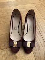 Elegant Salvatore Ferragamo Pumps size 7