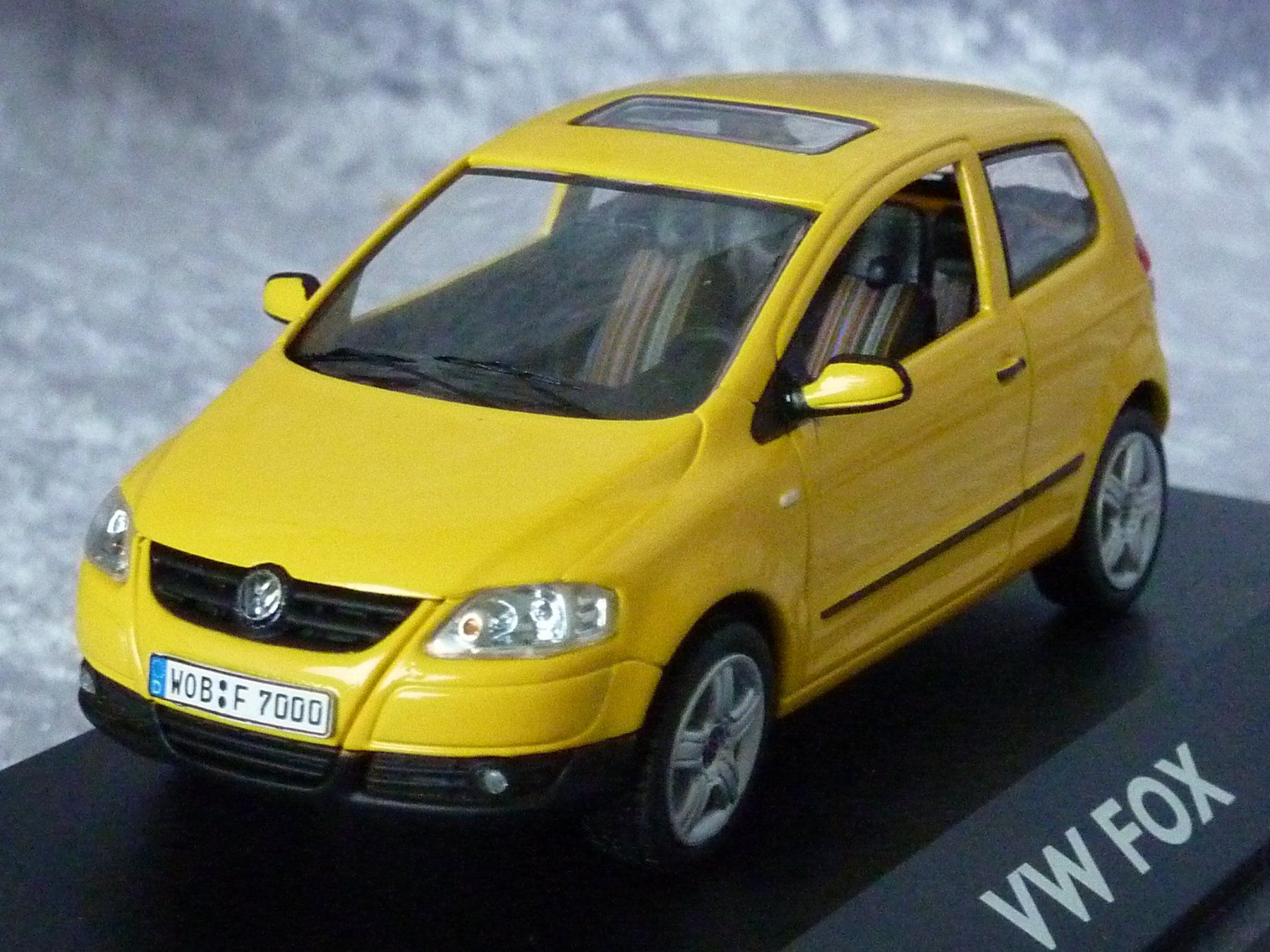 Volkswagen Modellautos: VW Fox  1:43 – Neu und originalverpackt aus Dürrenäsch von modellautos4you 2