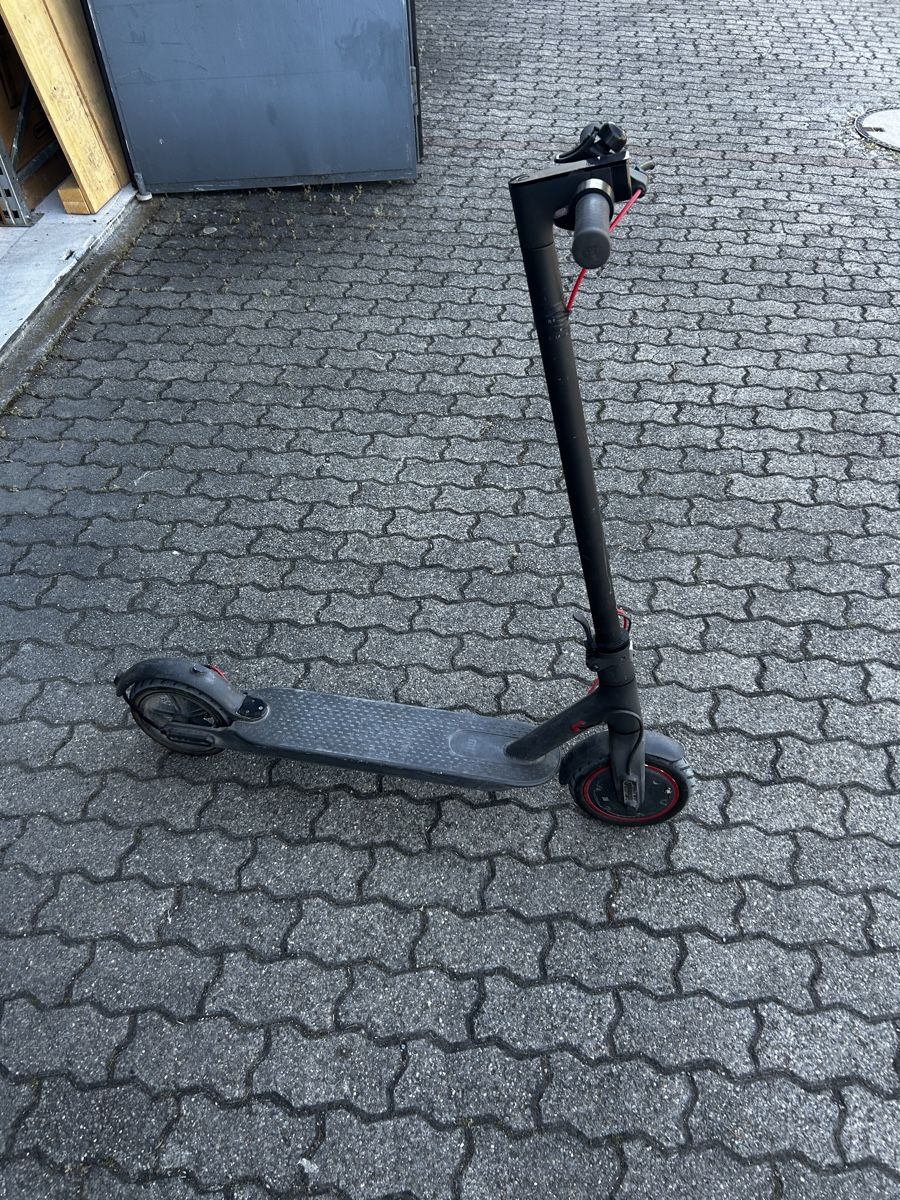 Scooter: E-Scooter Xiaomi Mi Pro 25km/h – Usato da Glattbrugg venduto da Wo.