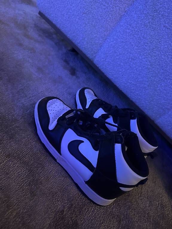 Damenschuhe: Nike Dunk Panda – Gebraucht aus Stans von STETTAMANTI