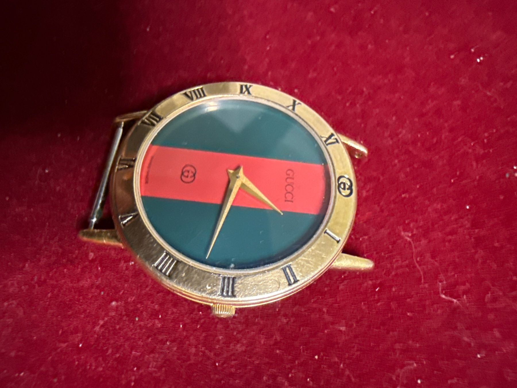 Gucci Uhren: Gucci Quarz 33 mm – Gebraucht aus Pfeffingen von Allhandelklgwatches 1