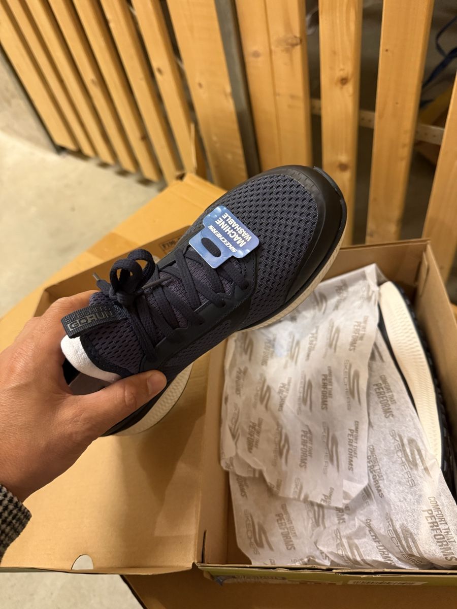 Skechers Scarpe da uomo: Chaussures SKECHERS 42, homme – Nuovo e nell'imballaggio originale da Morges venduto da may_2zmw 4