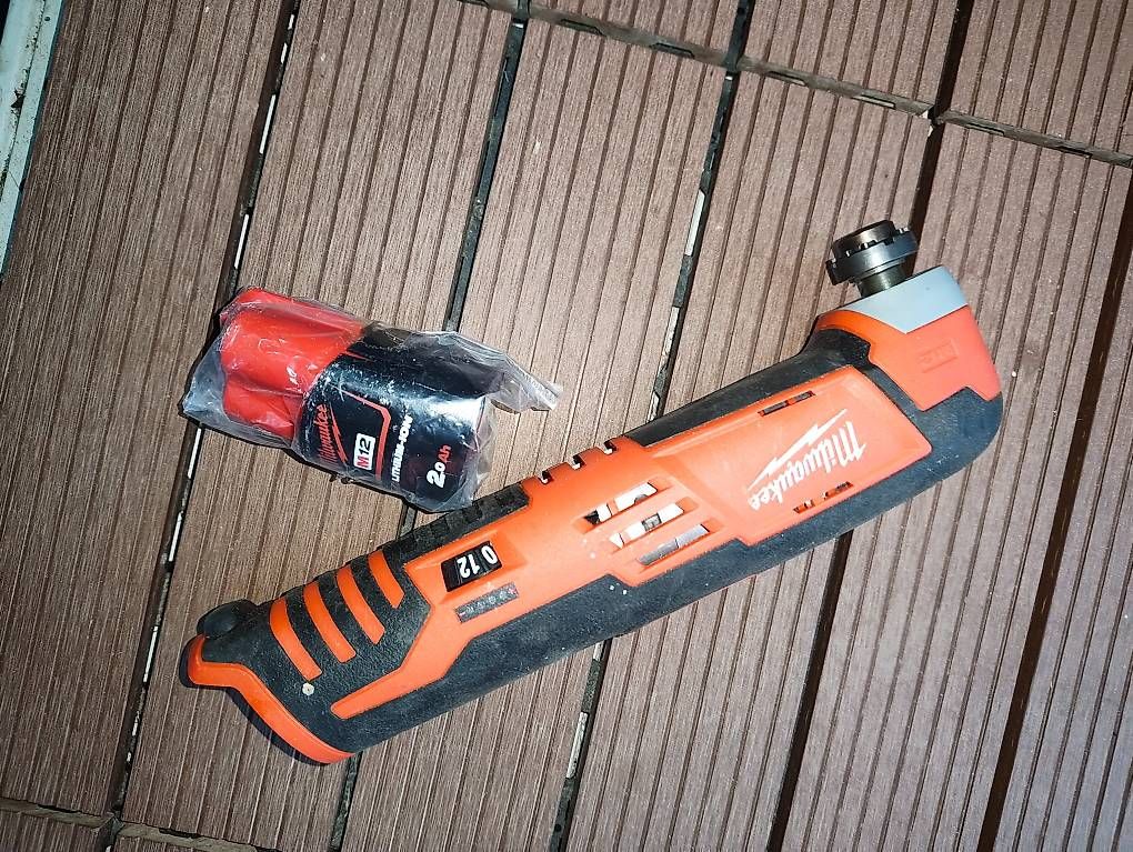 Tutti gli attrezzi: Multitool Milwaukee Akku – Nuovo e nell'imballaggio originale da Stein am Rhein venduto da har_pw2m