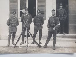 Carte postale ancienne originale, soldats suisses vers 1914.