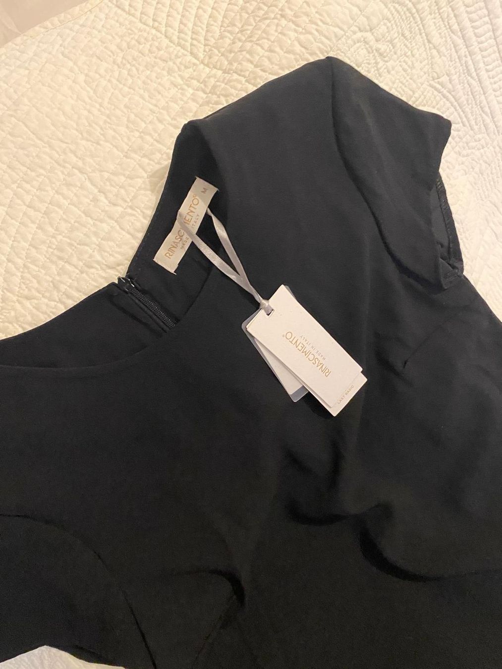 Vestiti: Rinascimento Robe noire à franges, neuve avec étiquette. – Nuovo (secondo la descrizione) da nyon venduto da ine_9qw2
