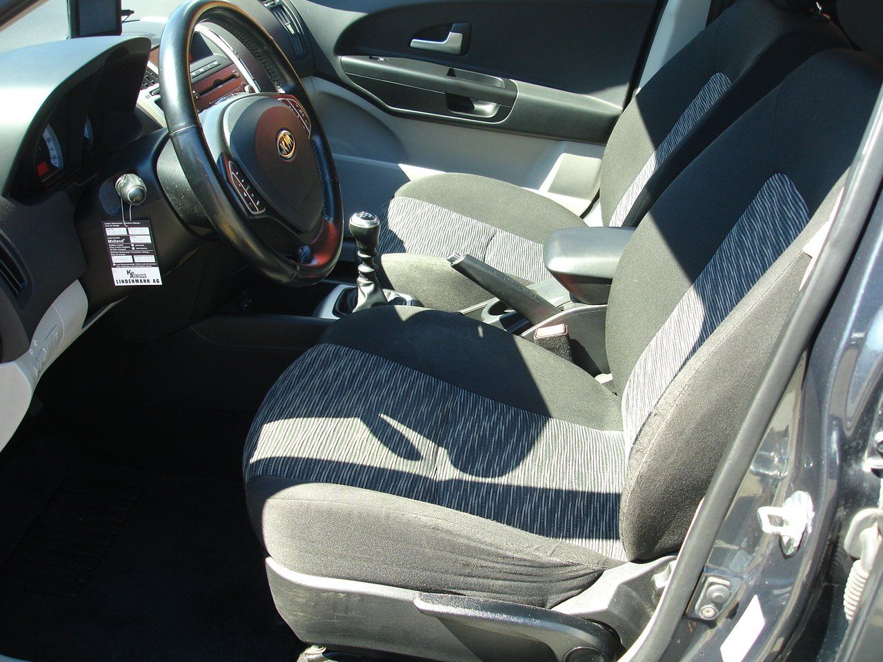 Kia Automobili: KIA ceed SW 2.0 – Usato da Amriswil venduto da lindenmannkia 4