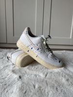 Ungetragene Nike Air Force 1 Low 07 LV8, mit Farbspritzer