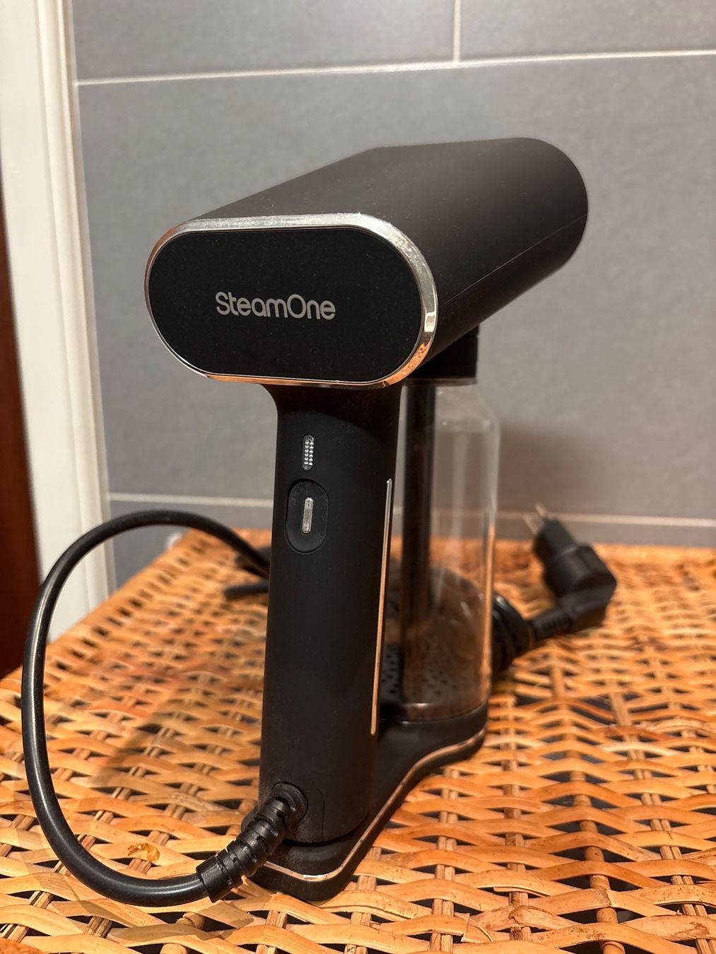 Ferri da stiro: Défroisseur SteamOne – Nuovo e nell'imballaggio originale da Genève venduto da Subness_90 1
