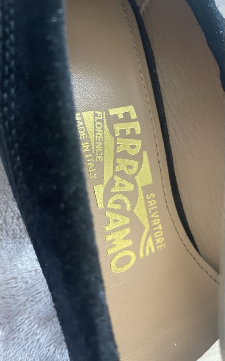 Salvatore Ferragamo Scarpe da donna: Wunderschöne Wildlederschuhe von Ferragamo – Nuovo e nell'imballaggio originale da Zürich venduto da Caracol1998 4