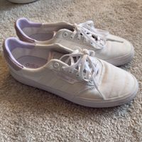 Adidas Sneaker, Grösse 42 2/3, weiss/lila, Top Zustand!