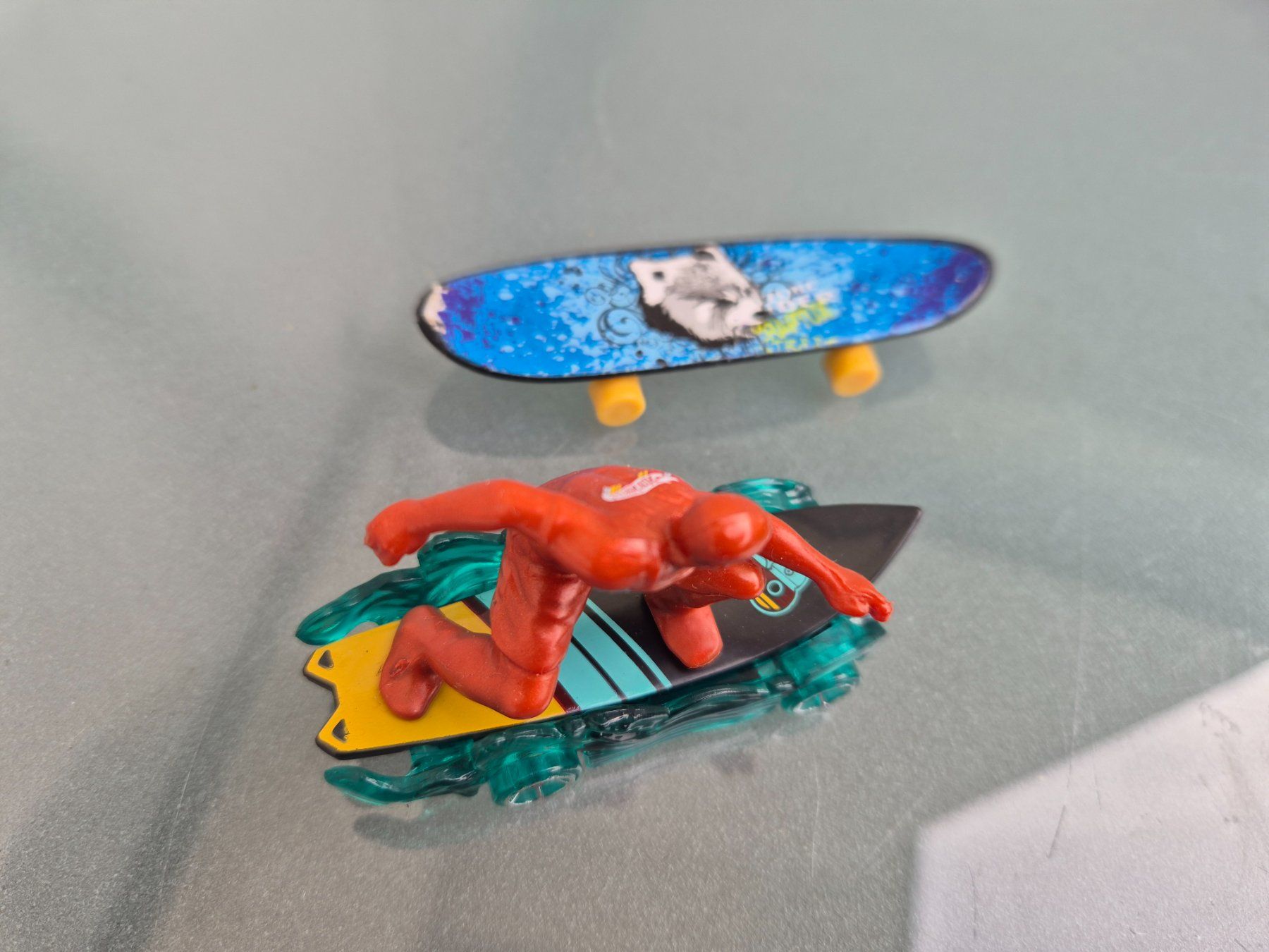 Hot Wheels Modellini d'auto: Surf Brett Hot Wheels + – Usato da Oberbuchsiten venduto da laffite54 2