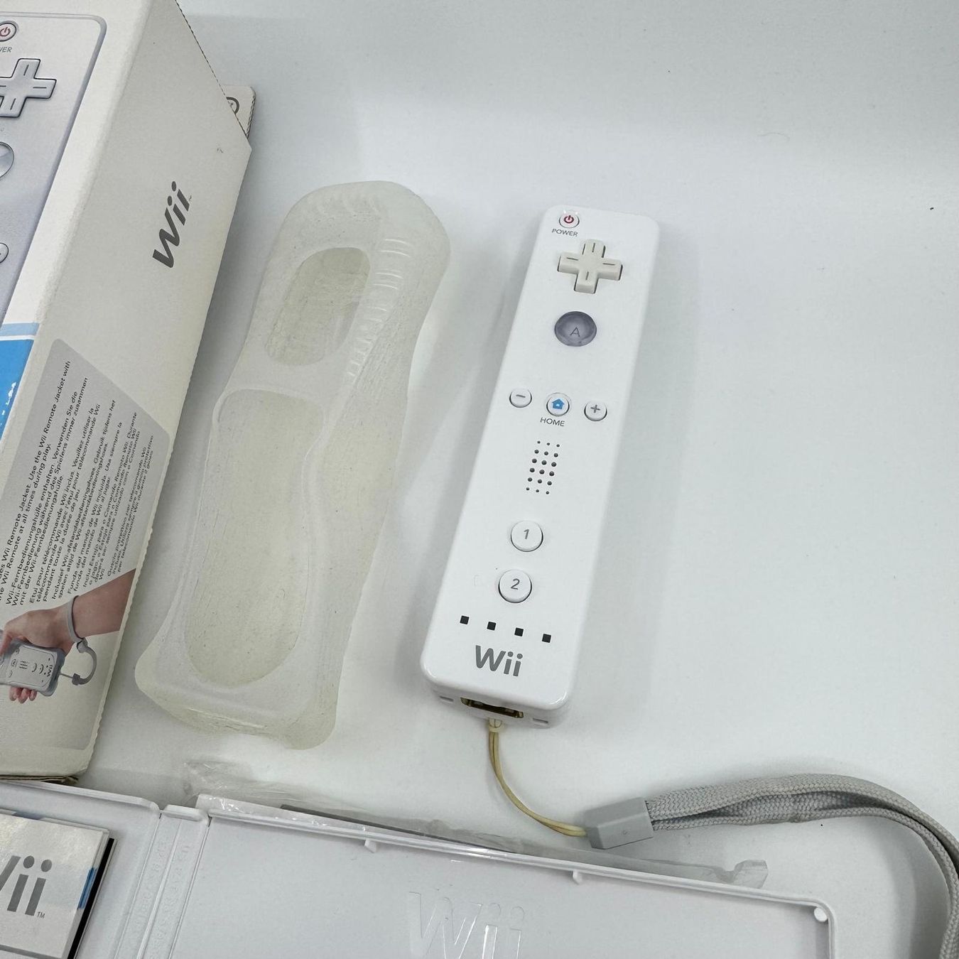 Nintendo Controller: Nintendo Wii Remote Controller inkl. Wii Play – Usato da Herisau venduto da Seyashop1 3