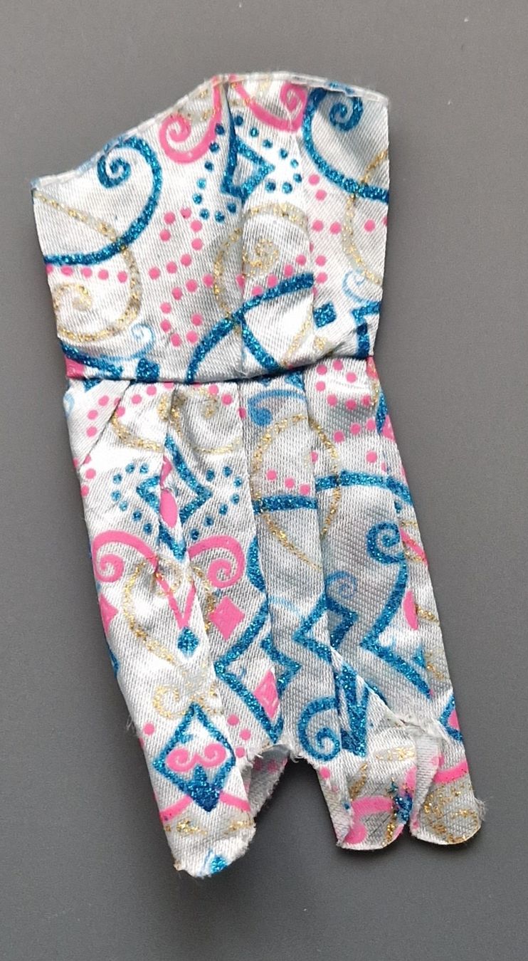 Bambole: Robe pour Barbie – Usato da Couvet venduto da Pioune