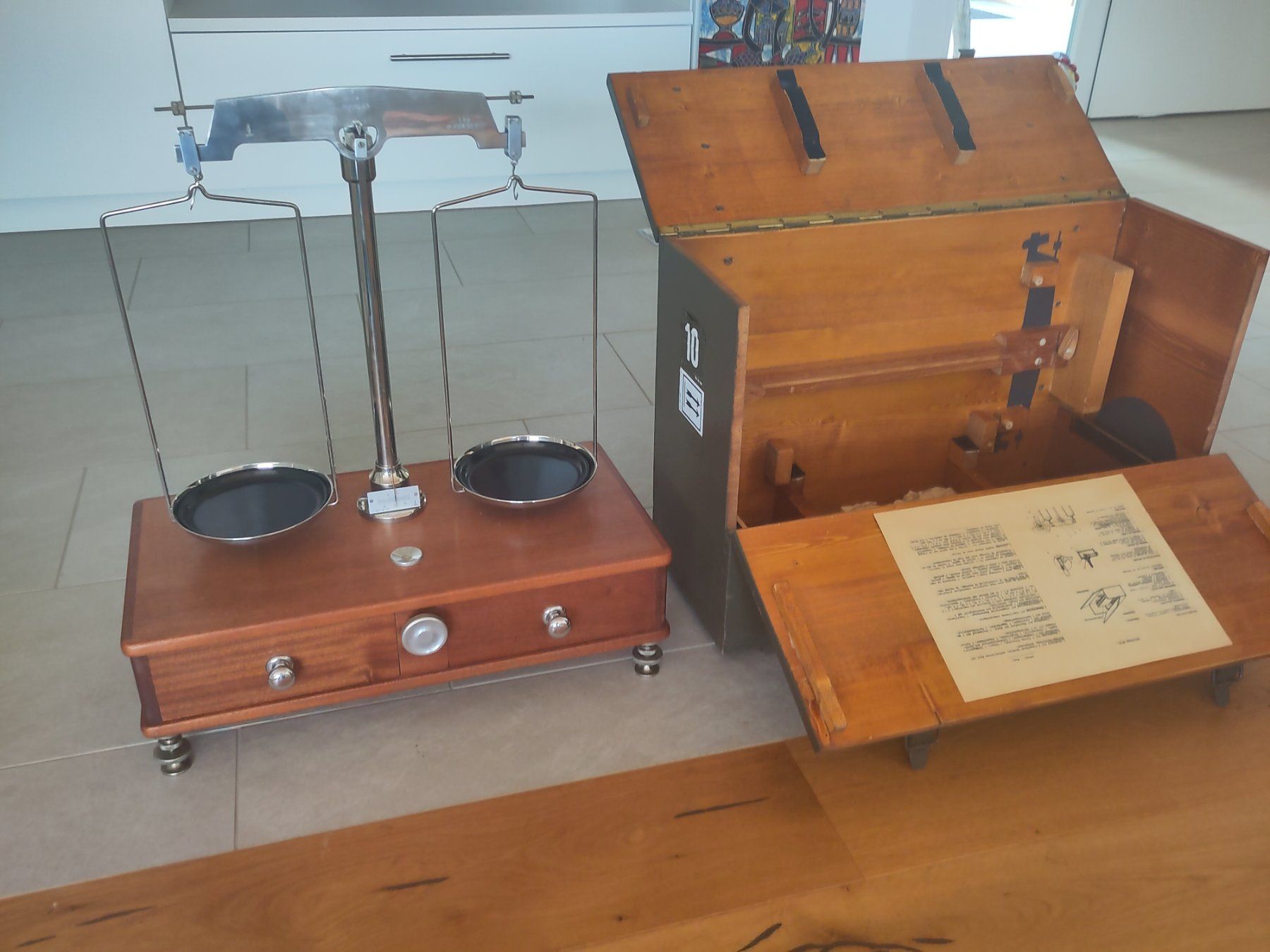 Accessori da laboratorio: Schweizer Armee Apothekenwaage – Usato da Aarwangen venduto da Riverman