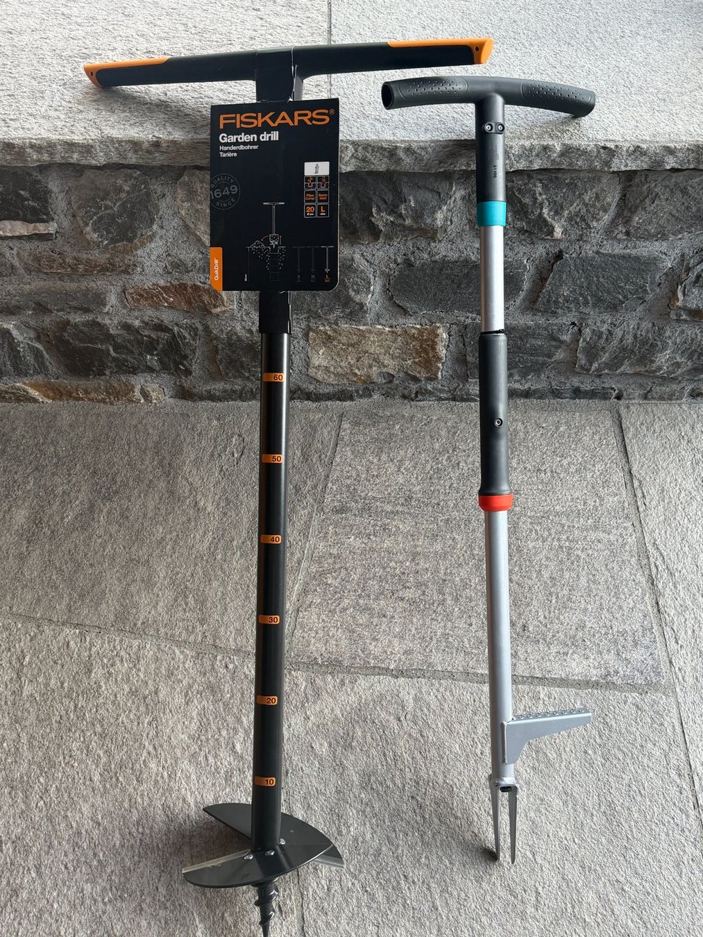 Tutti gli attrezzi: Gardena Unkrautstecher + Fiskars Handerdbohrer Grösse L – Nuovo (secondo la descrizione) da Jenaz venduto da Sandrobordoli 1