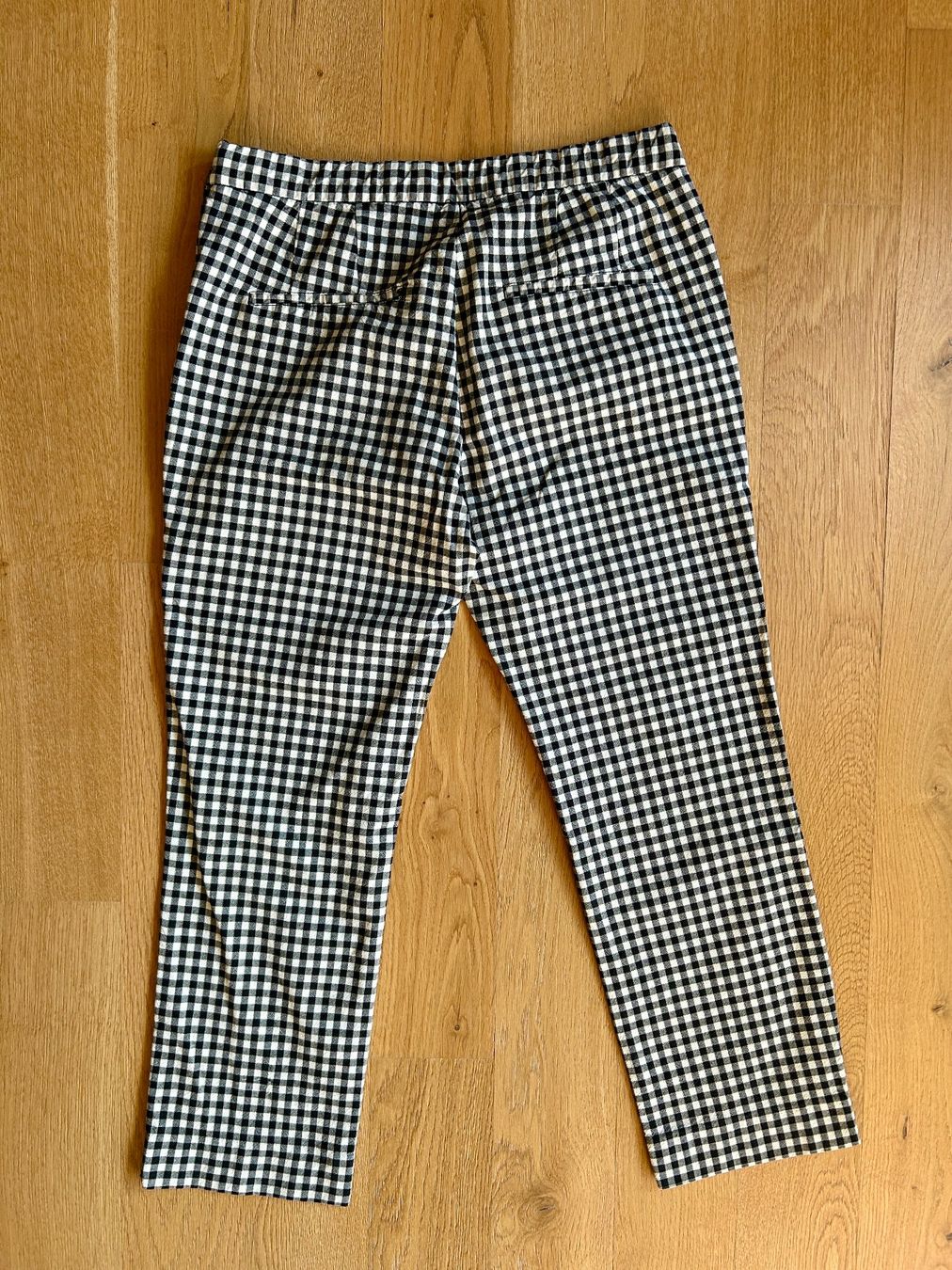 Pantaloni: Pantalon vichy noir et blanc 7/8 – Usato da Martigny venduto da m_juli 1
