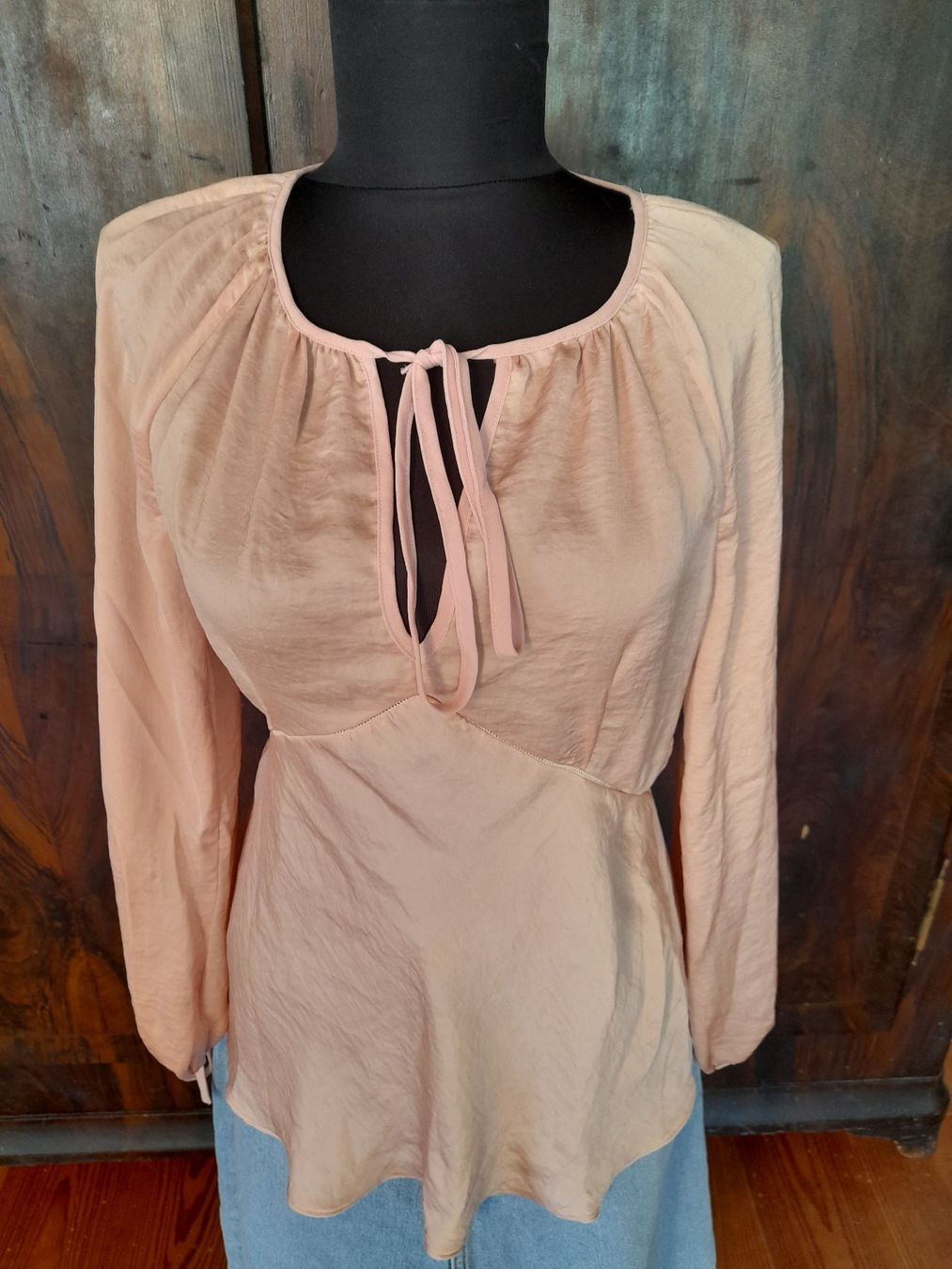 Sisley Camicette: Sisley . Bluse . apricot . S . – Usato da Leuggelbach venduto da schmetterlings-fee