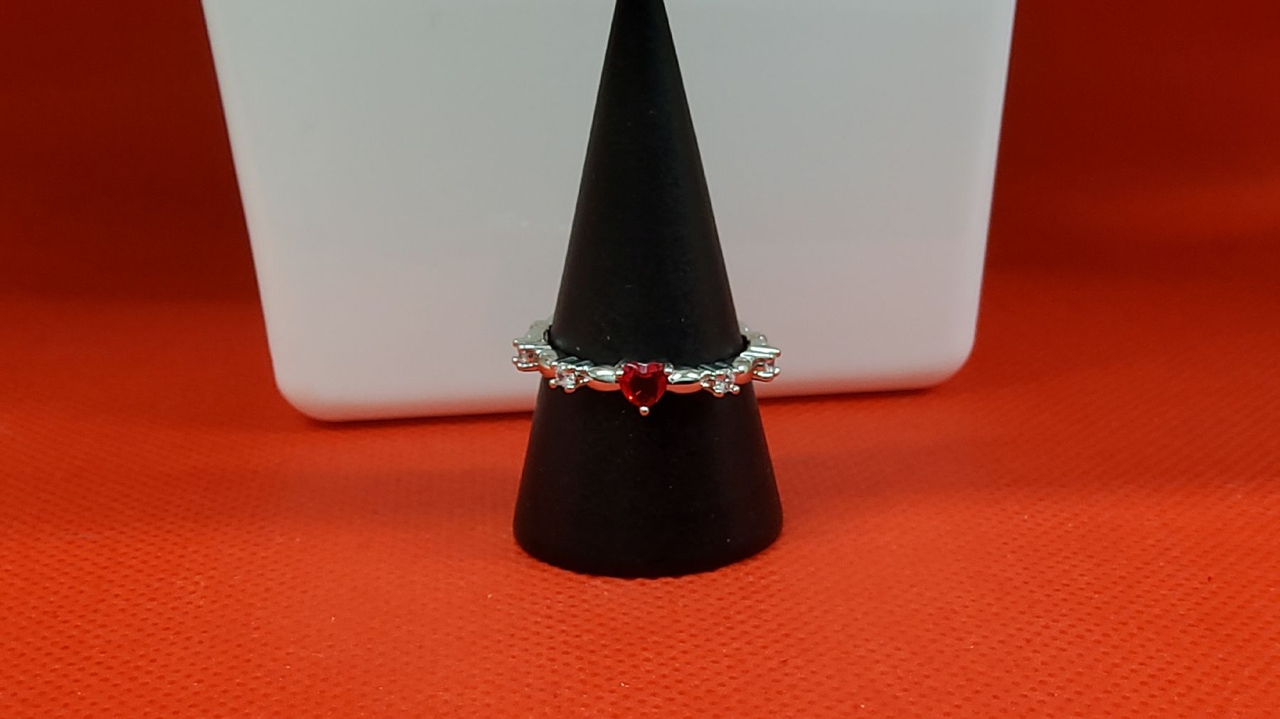 Anelli: Ring mit rotem Stein, Grösse 55 – Nuovo e nell'imballaggio originale da Herisau venduto da Nluanalucas