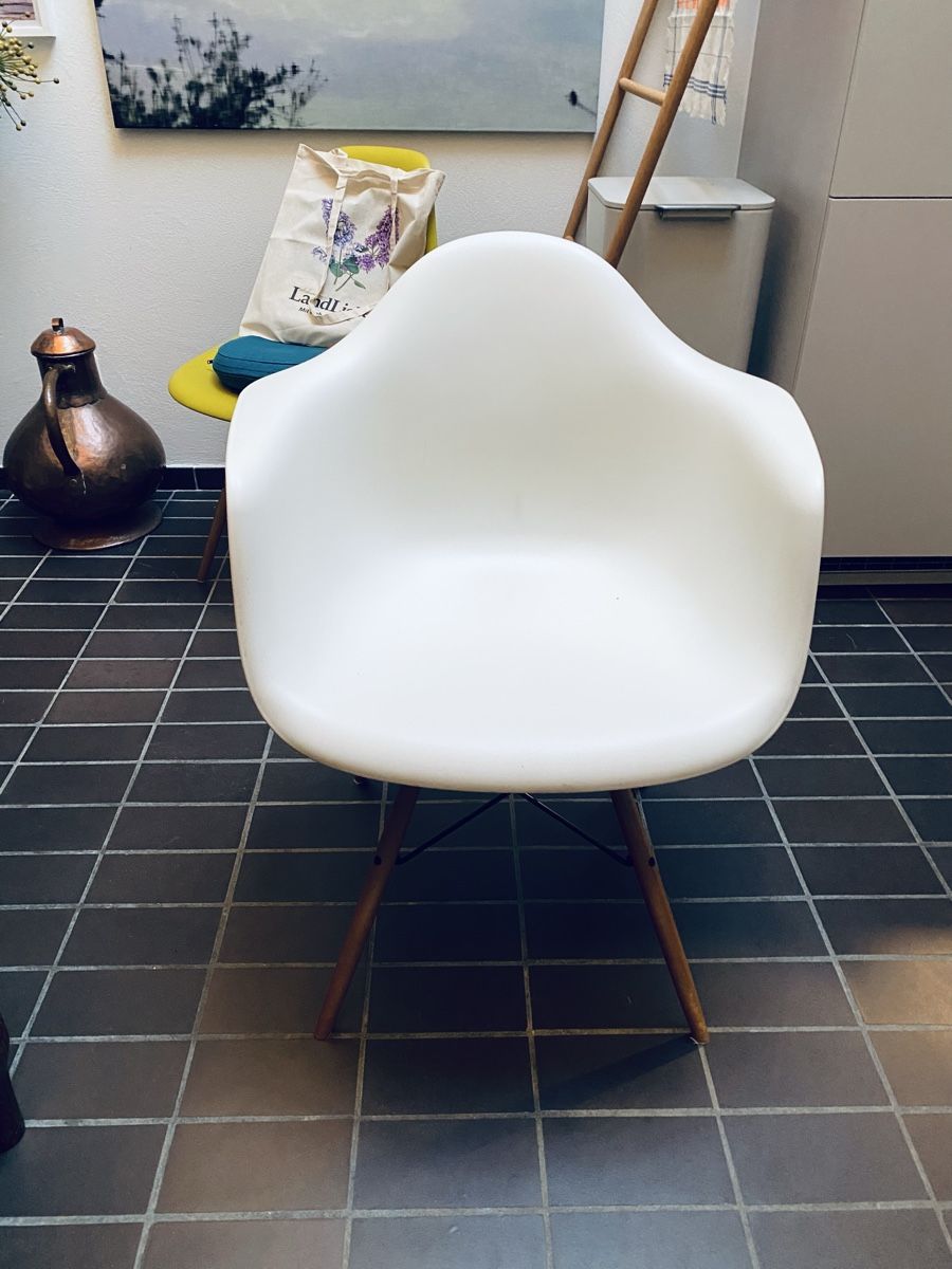 Eames Sedie: Eames Plastic Armchair DAW Stuhl – Usato da Thalwil venduto da Alice015 1