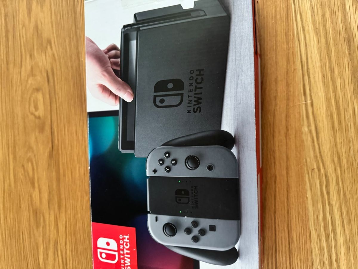 Nintendo Consoles: Nintendo Switch Bundle inkl. Pro Controller & Super Mario Od – D'occasion à Billens par oli_w6w2 4