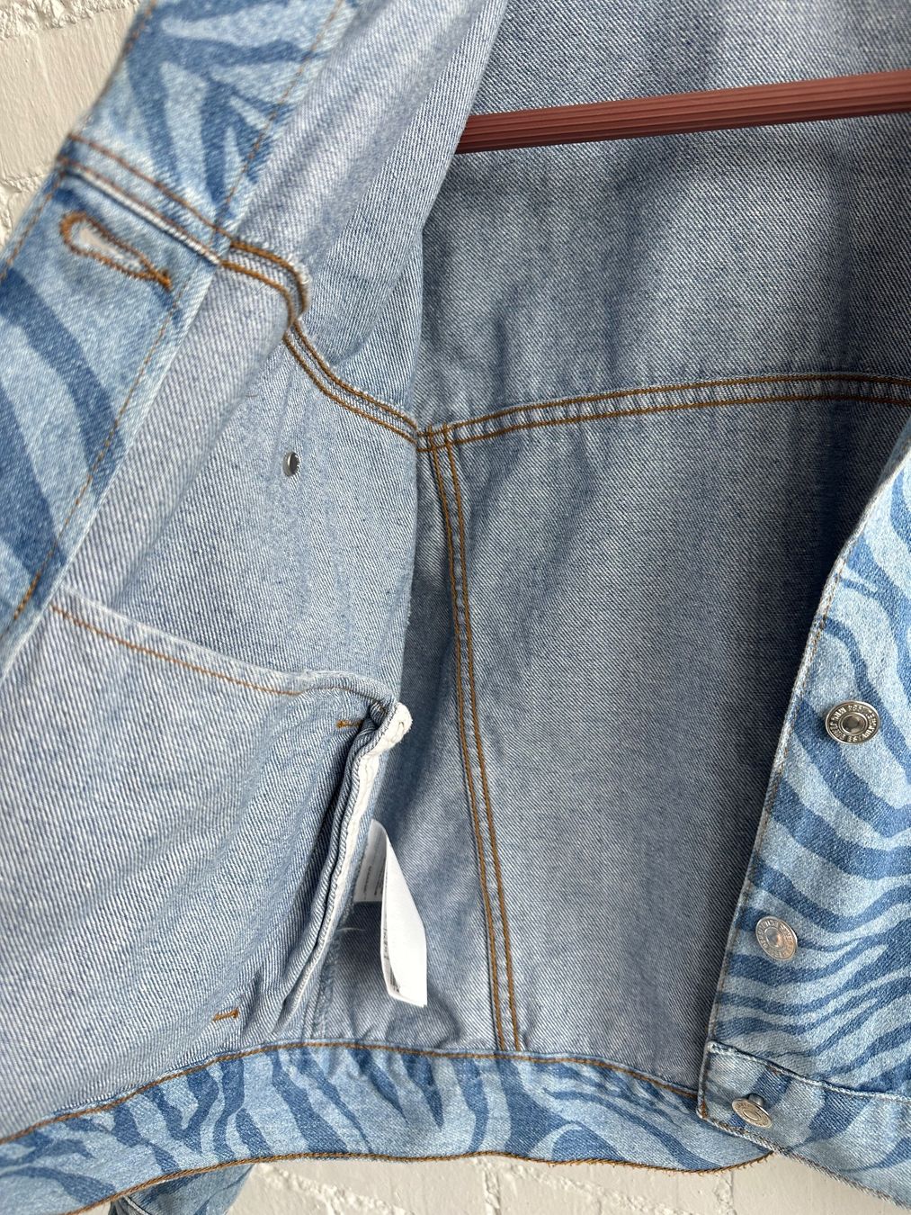 Mango Giacche: Mango Jeansjacke mit Zebra-Print – Gr. S – Usato da Bern venduto da Fraeuleinhonig 4