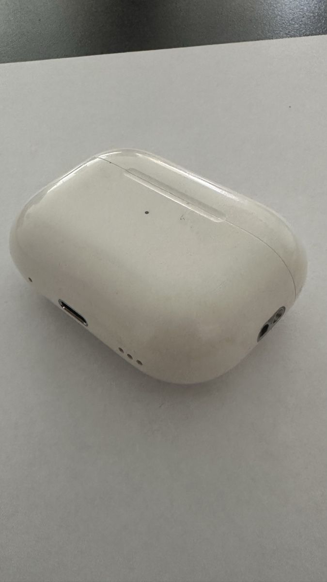 Apple Cuffie: AirPods Pro A2700 – Usato da Vevey venduto da Dont.give.up