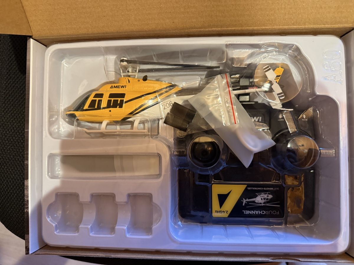 Amewi Modellismo RC: 2 AMEWI RC Helikopter und Ladegerät – Usato da Toffen venduto da Samson74 1