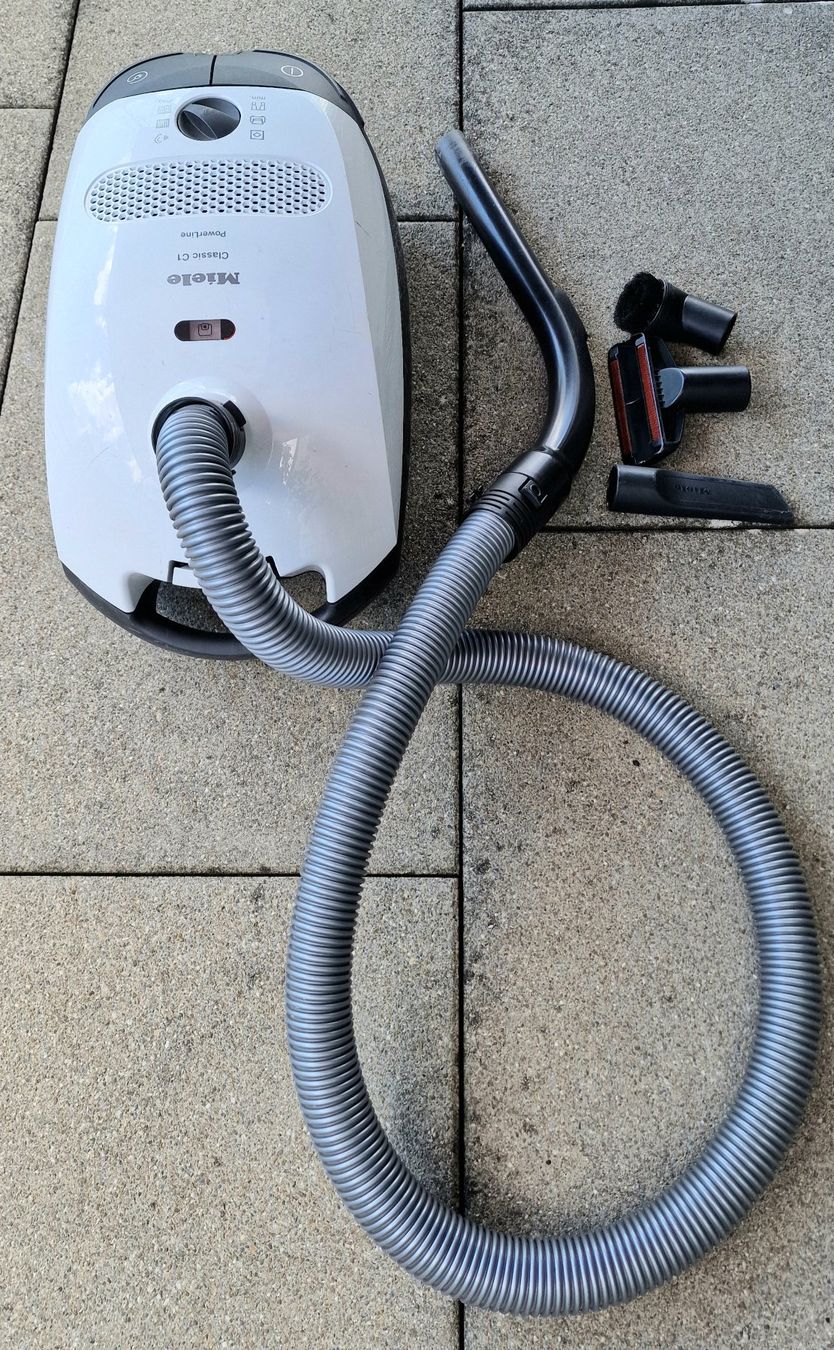 Miele Staubsauger & Zubehör: Staubsauger Miele C1 Classic – Gebraucht aus Aarau Rohr von Ricardo09 4