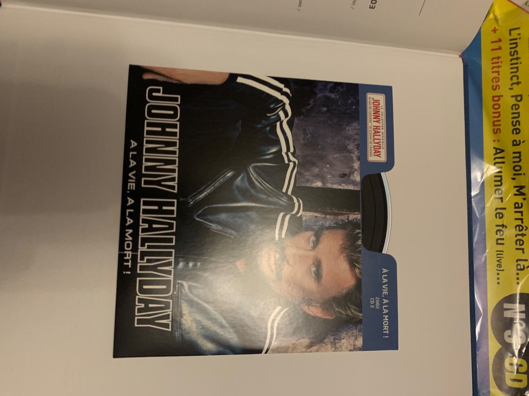 CD: Cd Johnny Hallyday 2002 2 cd – Nuovo e nell'imballaggio originale da Veyrier venduto da kimedovapa