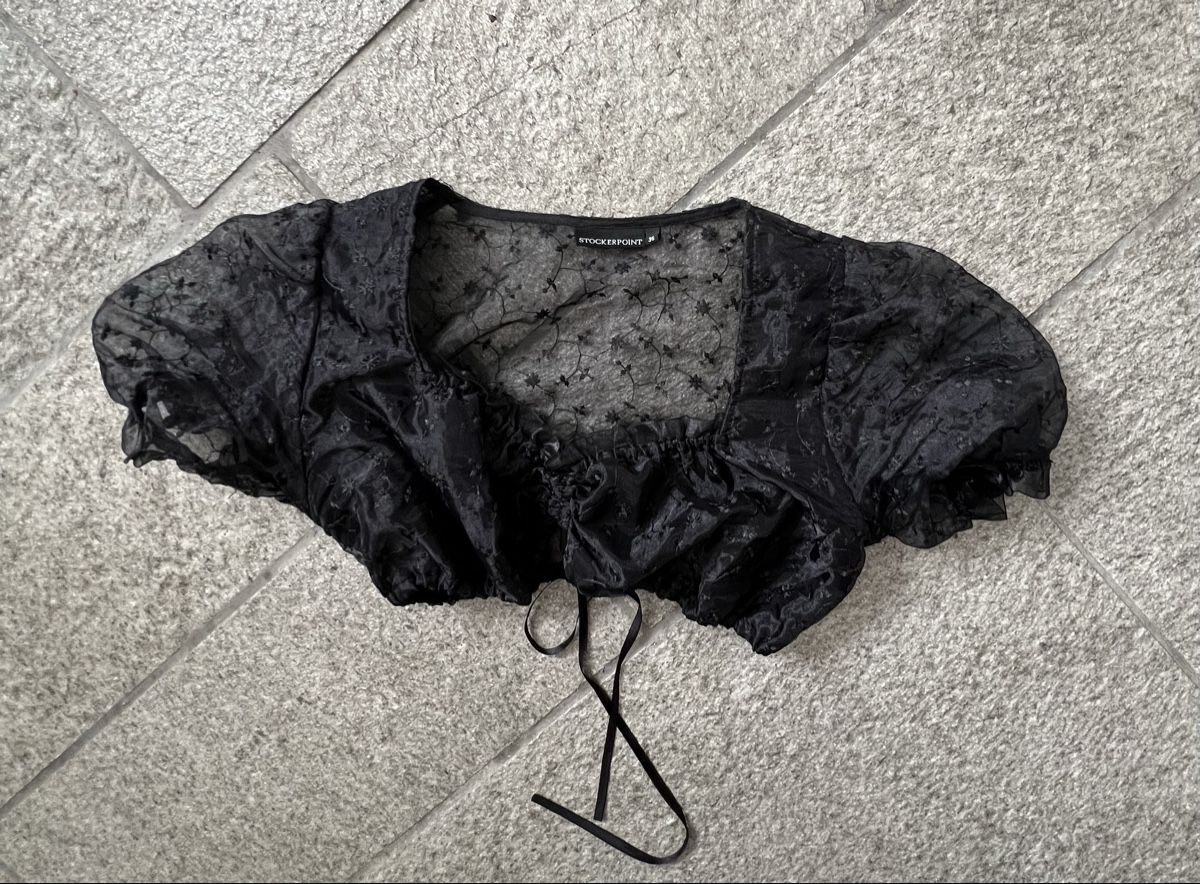 Kostüme: Dirndl mit Bluse Stockerpoint Grösse 36 schwarz rot – Gebraucht aus chur von Ika11 5