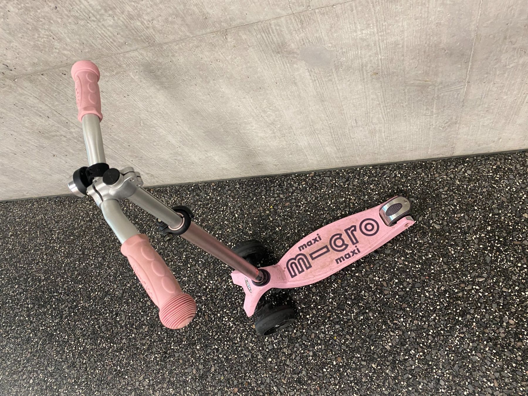 Micro Kickboard: Micro Maxi Trotti Pink – Gebraucht aus Zürich von fbo24 2