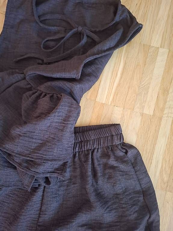 Vestiti: Zweiteiliges Damenkleid – Usato da Niederuzwil venduto da Liberatopixel 1