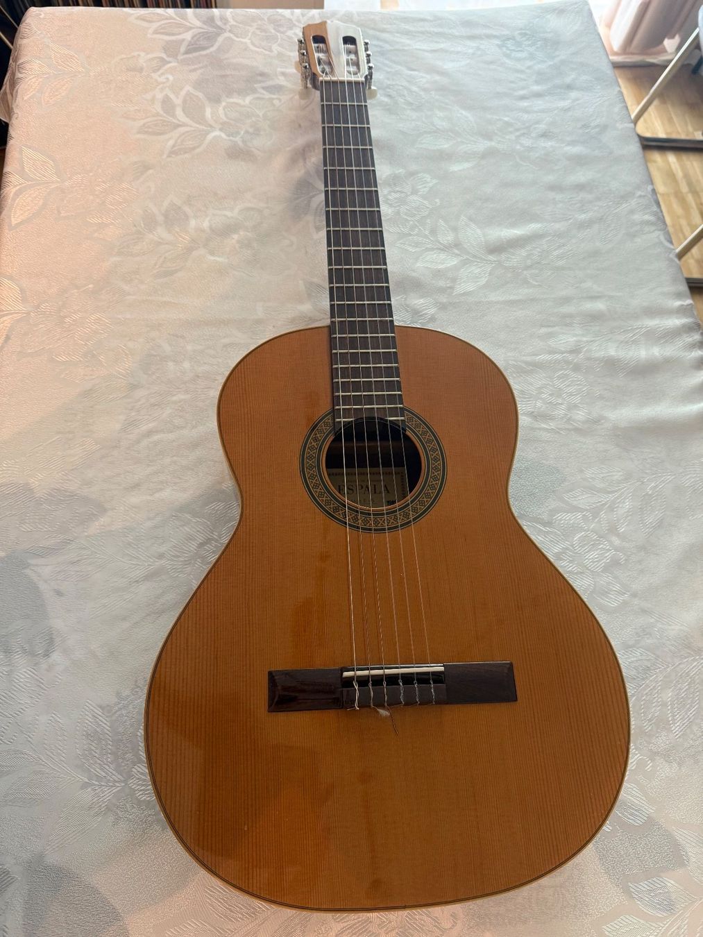 Musikinstrumente: Espala E-5 Klassische Gitarre – Gebraucht aus Zürich von fehlton