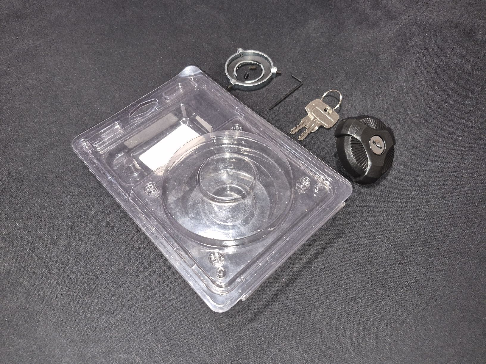 Sachs Mofa-Ersatzteile: Puch/Sachs /Piaggio Tankdeckel abschliessbar universal – Neu und originalverpackt aus Belp von intru 3